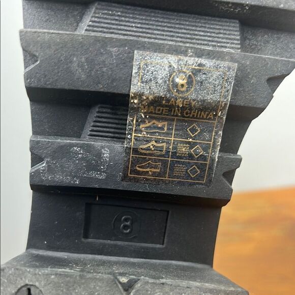 Wonder Black Leather Ankle Boots with Red Laces - Picture 7 of 8